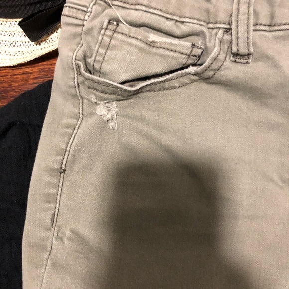 ๐SO brand double button Capri jean in olive ๐ - Picture 6 of 8